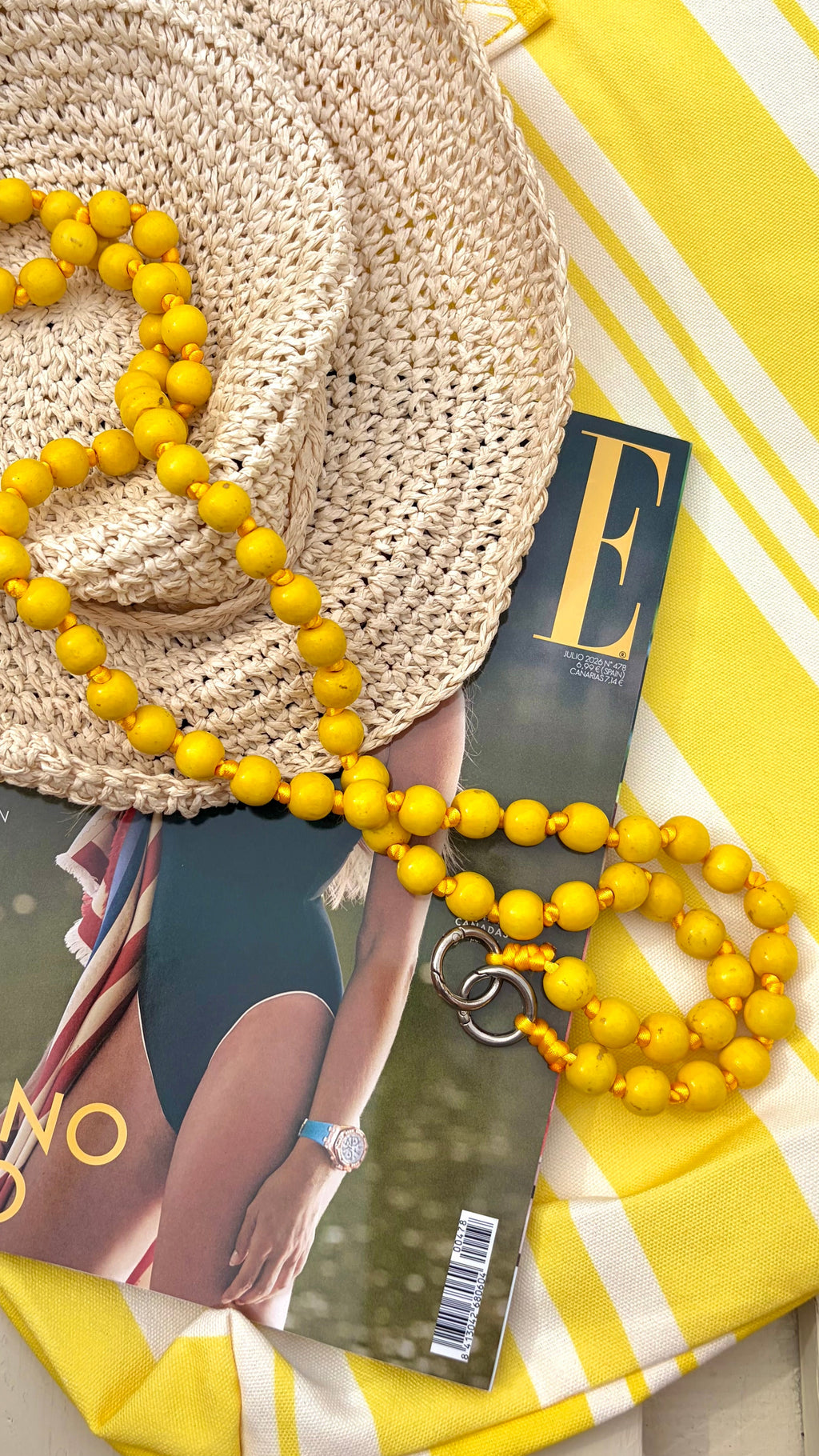 Lanyard de bolas para el móvil Kalä Ambolo – colgante artesanal en amarillo inspirado en el Mediterráneo